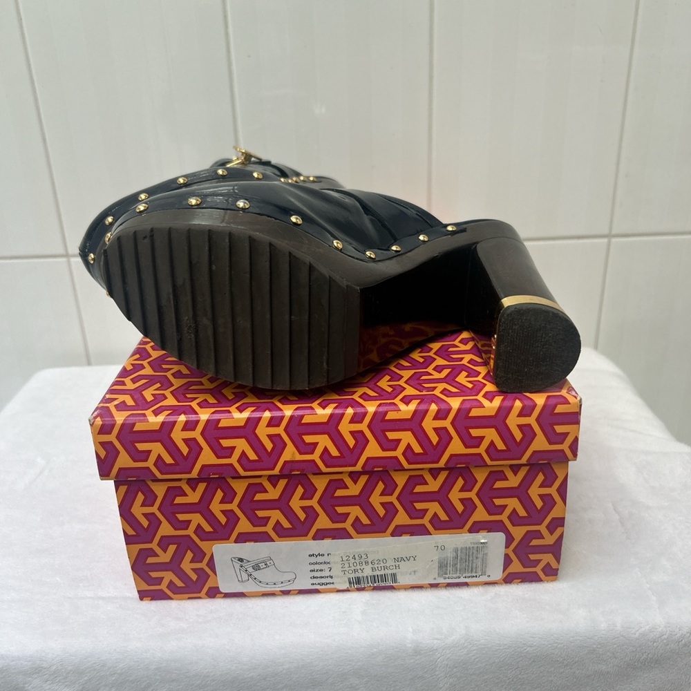 Tory Burch Navy Mules with Gold Details - Picture 6 of 7